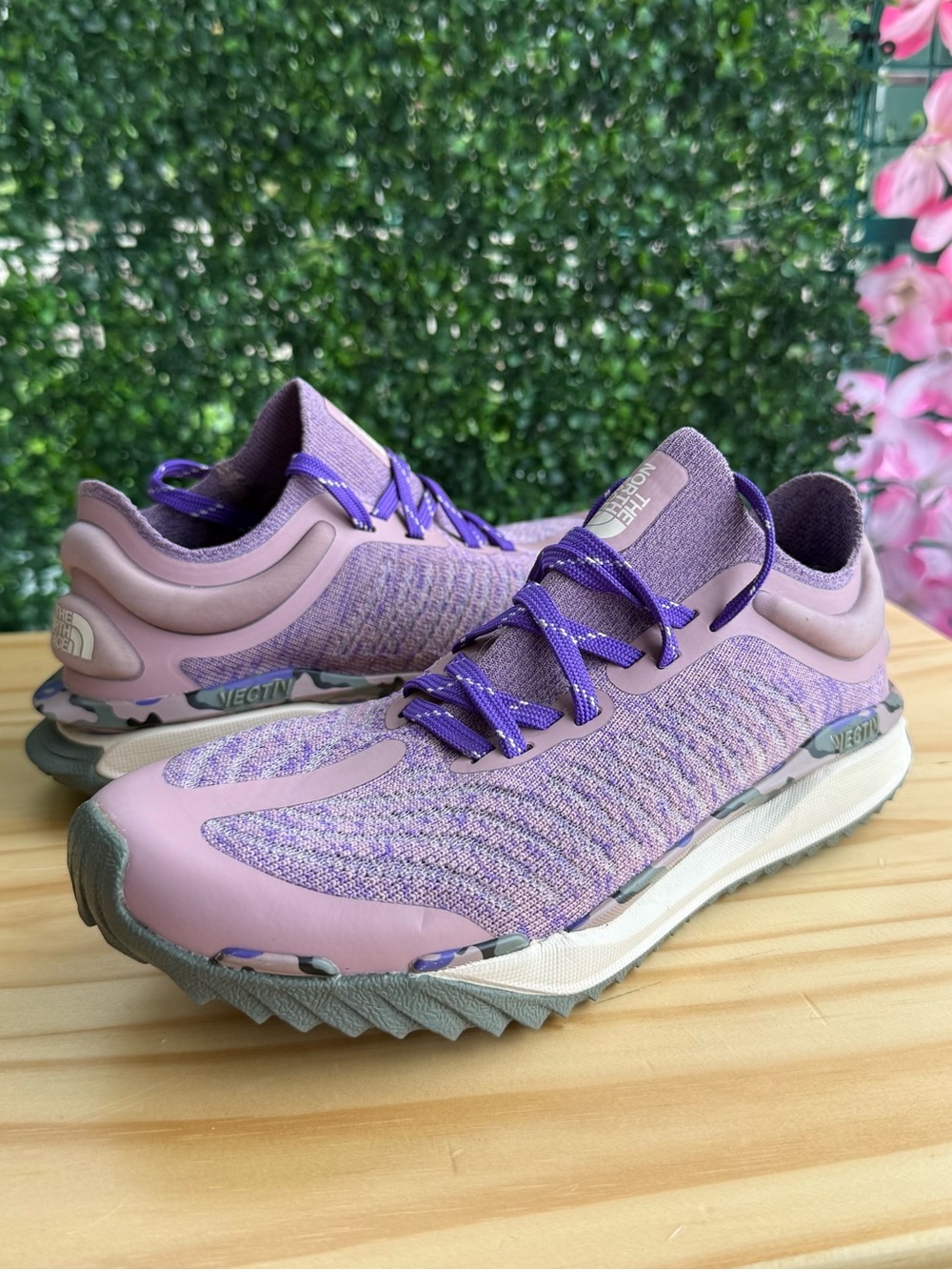 The North Face VECTIV Women’s Size 7 Purple Pink Trail Running Shoes